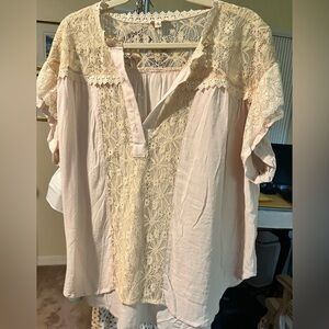 POL Cream Lace Short Sleeve Blouse New with defect missing buttons